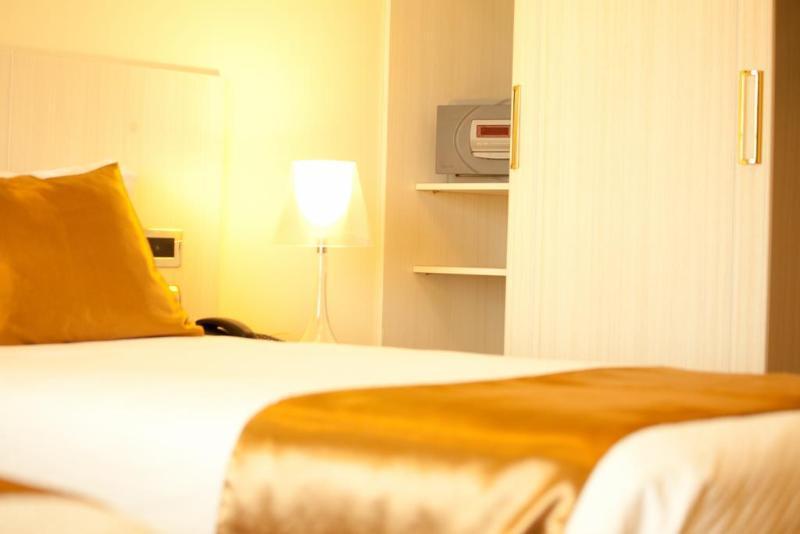 Hotel Florenca Луанда Екстериор снимка