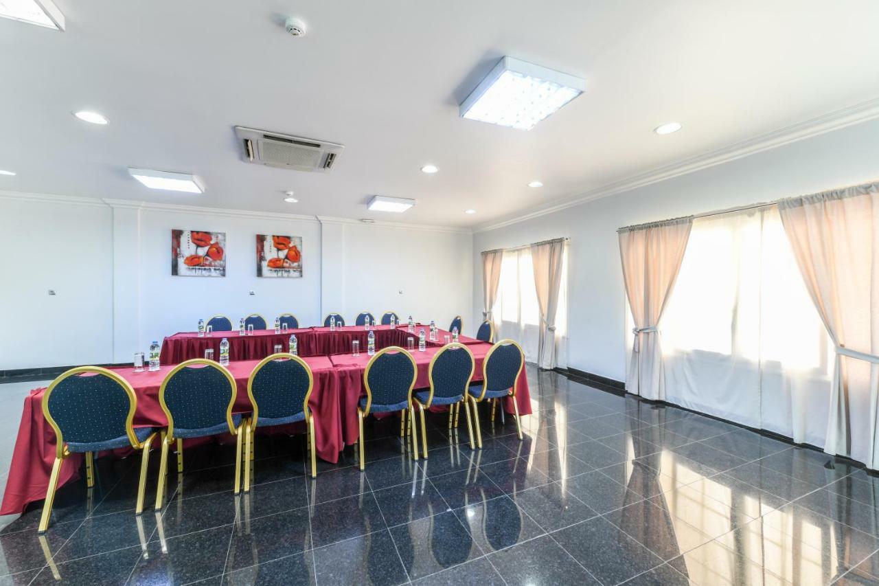 Hotel Florenca Луанда Екстериор снимка